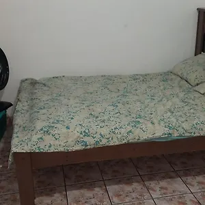 Quitinete No Centro No Segundo Andar Proxima A Rua Pedras Búzios